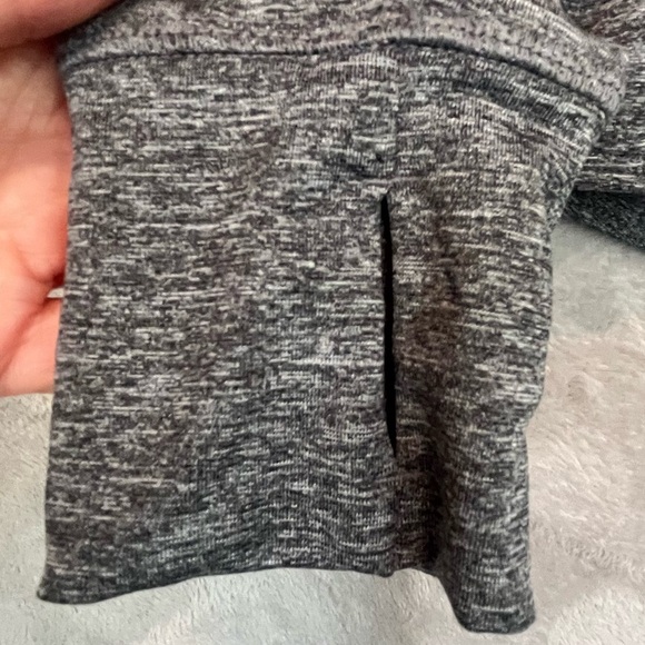 NWT Women's Cutter & Buck Adapt Eco Hooded Performance Pullover Sz M Thumb Holes - Picture 5 of 16